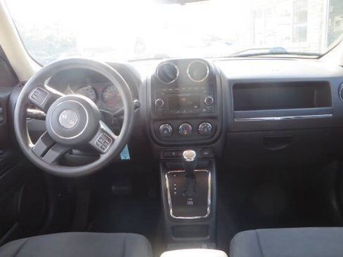 Used 2015 Jeep Patriot Sport w/ Power Value Group AWD/4WD image 44