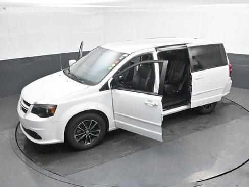 Used 2017 Dodge Grand Caravan GT FWD image 47