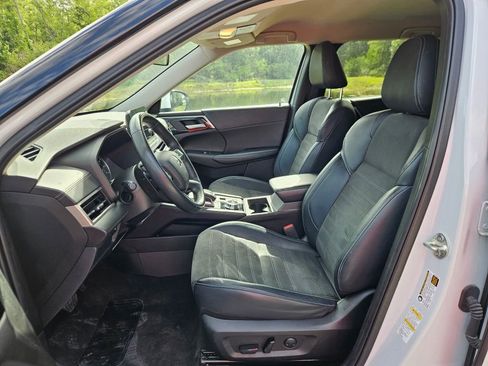 Used 2024 Mitsubishi Outlander SE image 15