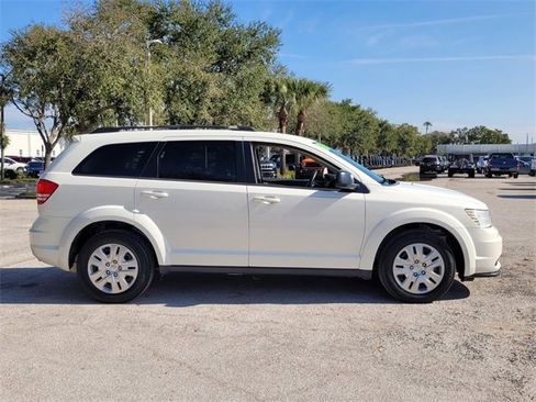 Certified 2018 Dodge Journey SE image 5