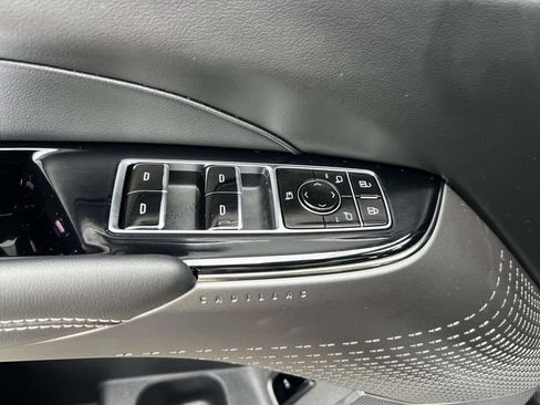 Used 2024 Cadillac Lyriq Luxury AWD/4WD image 19