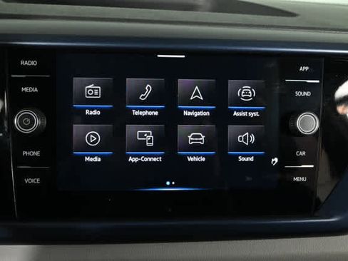 Used 2023 Volkswagen Taos SE w/ Panoramic Sunroof Package FWD image 25