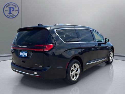 Used 2021 Chrysler Pacifica Limited w/ Premium & Safety Sphere Group AWD/4WD image 7
