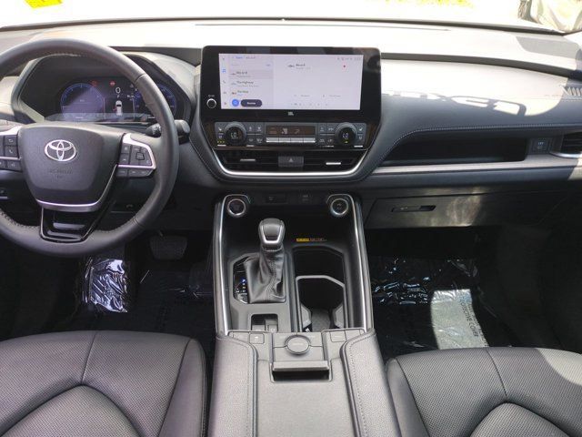 Used 2024 Toyota Grand Highlander FWD image 14