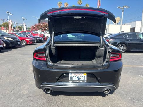Used 2018 Dodge Charger R/T Scat Pack RWD image 12