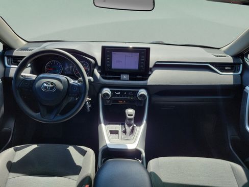 Used 2019 Toyota RAV4 LE FWD image 12