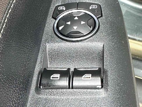 Used 2016 Ford Mustang Coupe RWD image 21