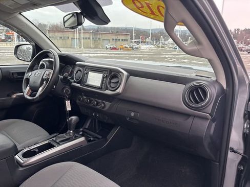 Certified 2019 Toyota Tacoma SR5 image 12