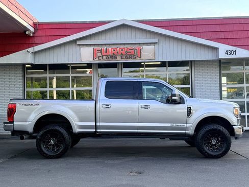 Used 2020 Ford F250 Lariat w/ Tremor Off-Road Package AWD/4WD image 2