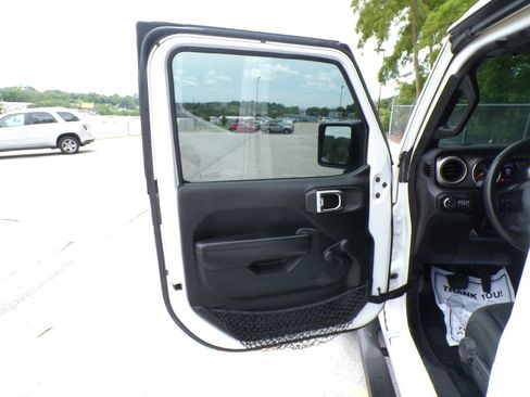 Used 2020 Jeep Gladiator Sport AWD/4WD image 21