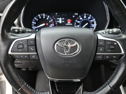 Certified 2021 Toyota Highlander Platinum image 10