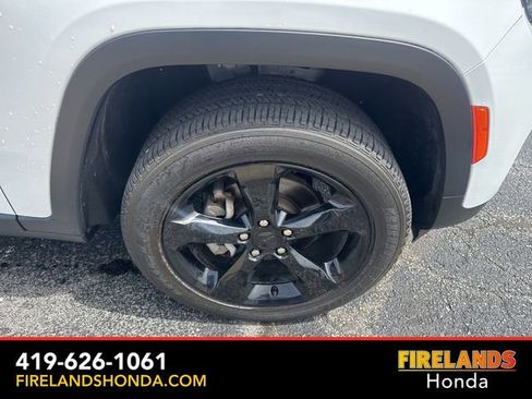Used 2023 Jeep Grand Cherokee Altitude AWD/4WD image 36