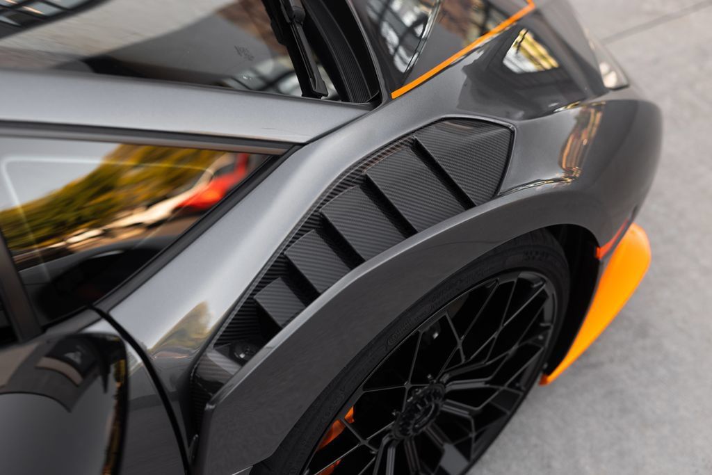 Used 2023 Lamborghini Huracan STO RWD image 23