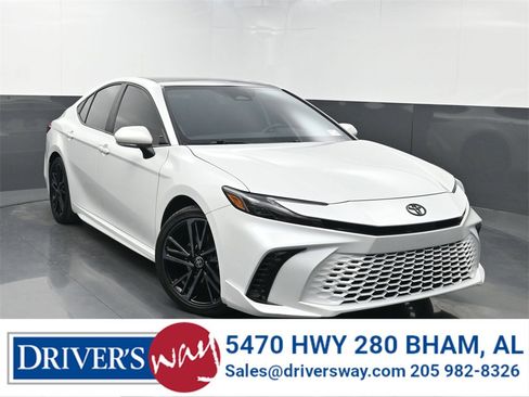 Used 2025 Toyota Camry XSE image 1