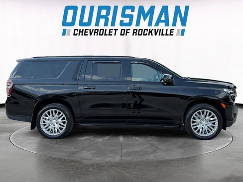 Used 2023 Chevrolet Suburban RST w/ Luxury Package AWD/4WD image 7