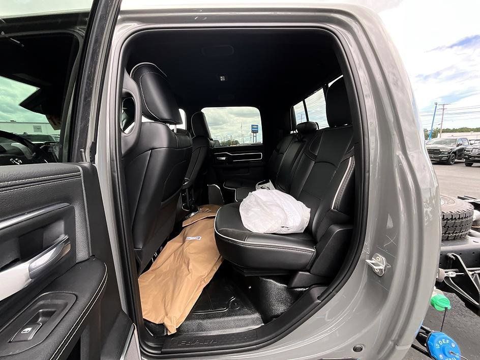 New 2026 RAM 5500 4x4 Crew Cab w/ Laramie Trim Package image 27
