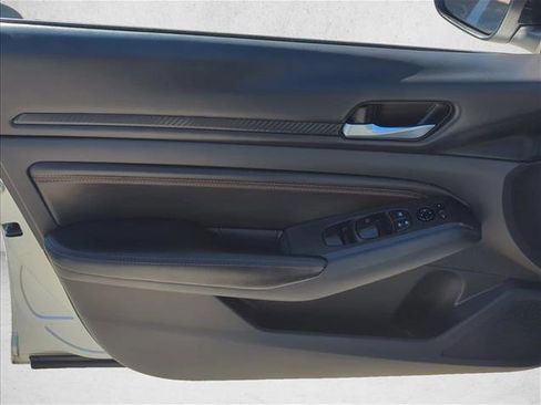 Used 2022 Nissan Altima 2.5 SR image 10