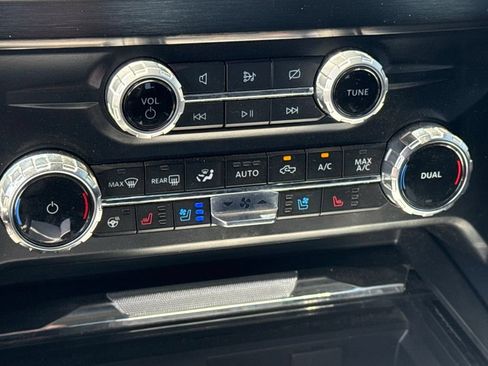 Used 2024 Ford F250 Lariat AWD/4WD image 10