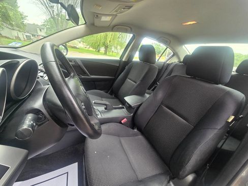 Used 2013 MAZDA MAZDA3 i Touring FWD image 22