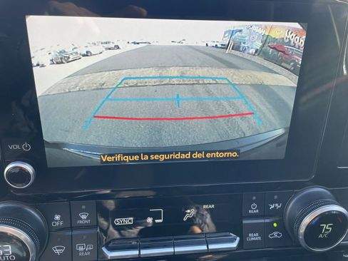 Used 2023 Toyota Highlander LE FWD image 20