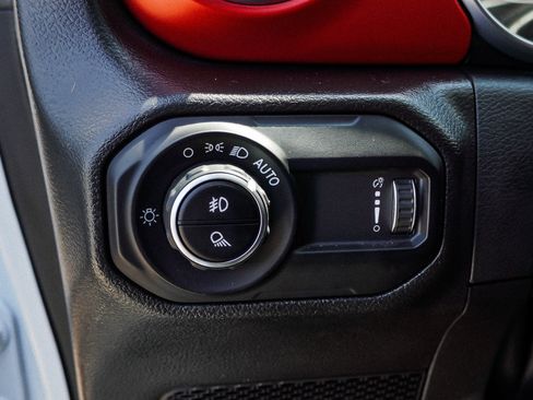 Used 2023 Jeep Gladiator Rubicon w/ Cold Weather Group AWD/4WD image 19