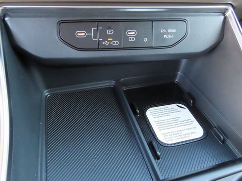 New 2026 Kia Carnival EX FWD image 11