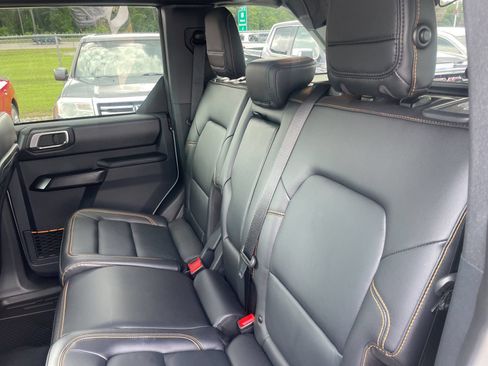 Used 2024 Ford Bronco Badlands AWD/4WD image 12