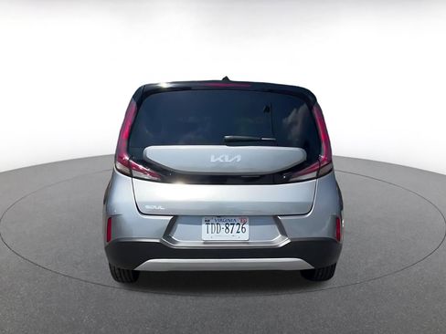 Used 2025 Kia Soul LX w/ LX Technology Package FWD image 12