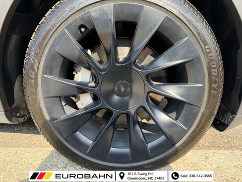 Used 2023 Tesla Model Y Long Range AWD/4WD image 28