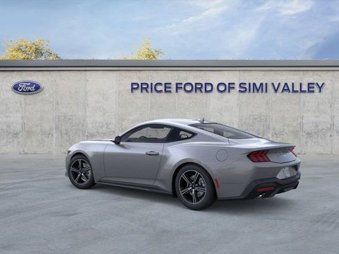 Used 2025 Ford Mustang Premium image 4