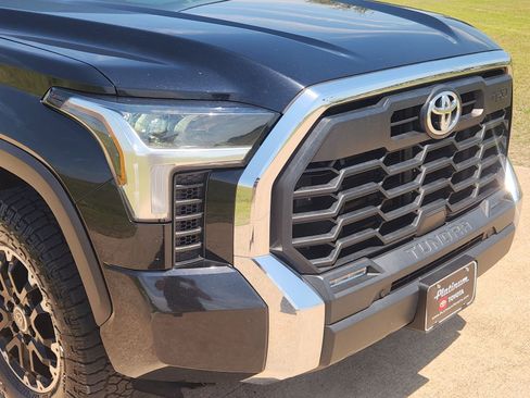 Used 2022 Toyota Tundra SR5 w/ TRD Off-Road Package AWD/4WD image 12