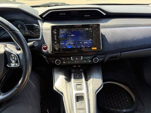 Used 2018 Honda Clarity Touring image 9