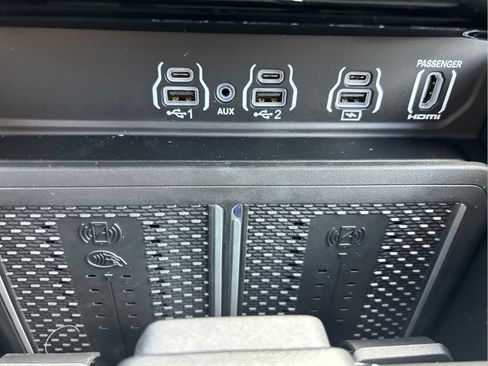 New 2026 RAM 1500 Laramie w/ Night Edition AWD/4WD image 30