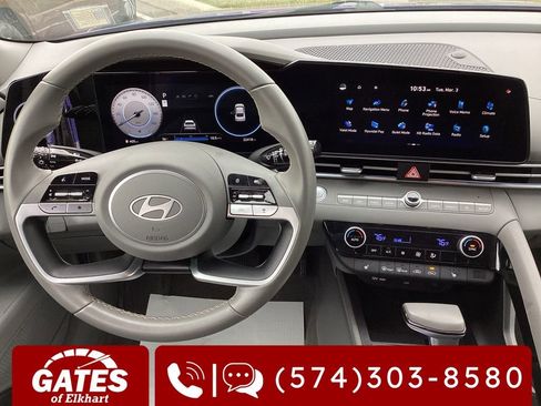 Used 2025 Hyundai Elantra SEL image 14