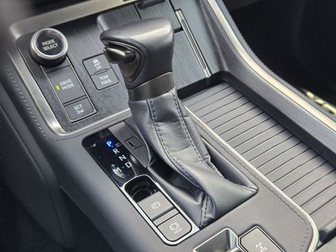 Used 2024 Lexus GX 550 w/ Cold Area Package AWD/4WD image 18