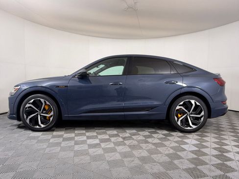 Used 2023 Audi e-tron Premium Plus w/ Premium Plus Package image 2