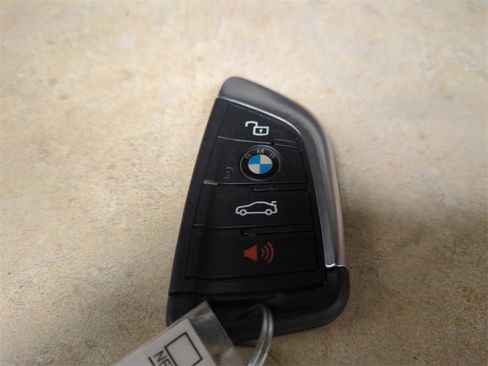 Used 2022 BMW 330i Sedan w/ Convenience Package image 32