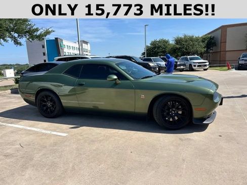 Used 2019 Dodge Challenger R/T Scat Pack w/ Dynamics Package RWD image 2