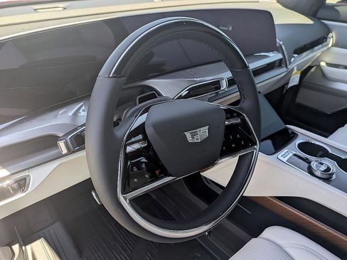 New 2026 Cadillac Vistiq Luxury image 13