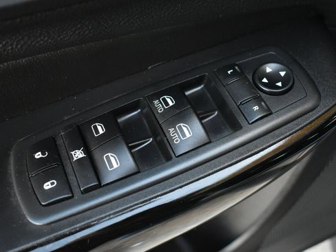 Used 2020 Jeep Cherokee Latitude Plus AWD/4WD image 12