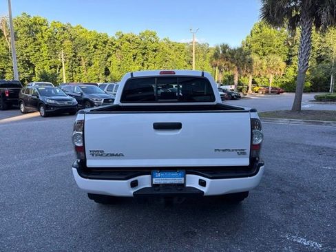 Used 2011 Toyota Tacoma PreRunner w/ TRD Sport Pkg RWD image 4