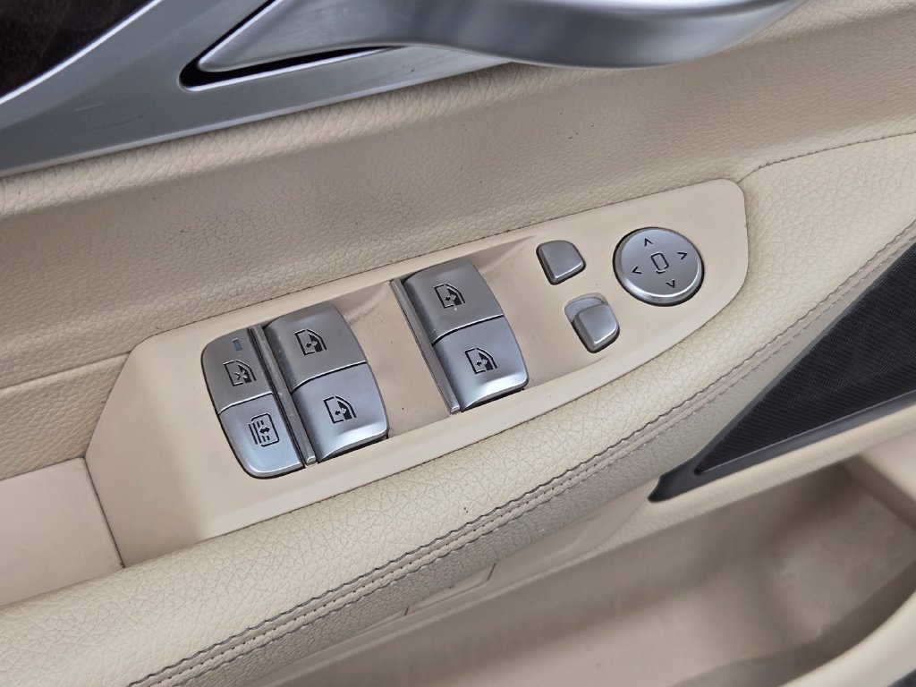 Used 2021 BMW 740i w/ M Sport Package RWD image 11