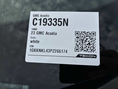 Certified 2023 GMC Acadia SLE w/ Driver Convenience Package image 33
