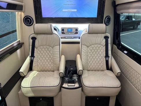 Used 2019 Mercedes-Benz Sprinter 3500 image 40