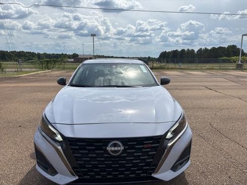 New 2025 Nissan Altima 2.5 SR w/ SR Premium Package image 6