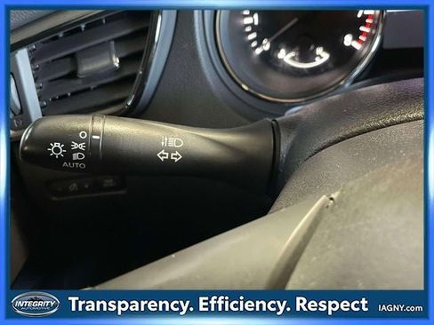 Used 2019 Nissan Rogue SV w/ Premium Package image 22