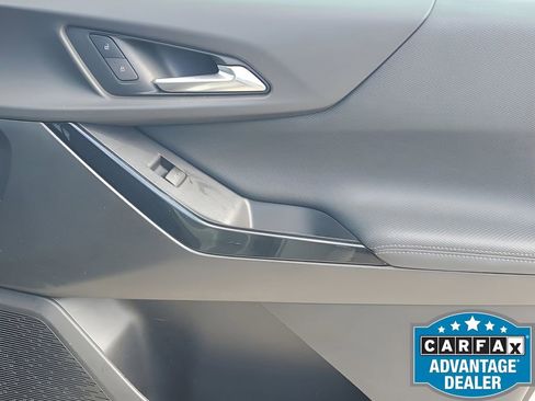 Used 2025 Chevrolet Equinox LT w/ Convenience Package II image 46