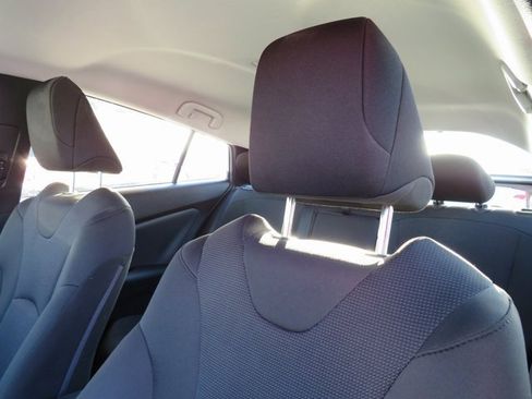 Used 2022 Toyota Prius L Eco image 16