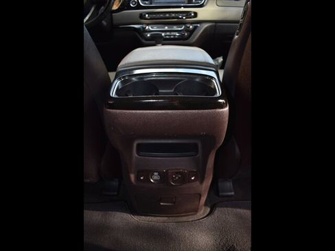 Used 2018 Kia Sedona SX Limited FWD image 31