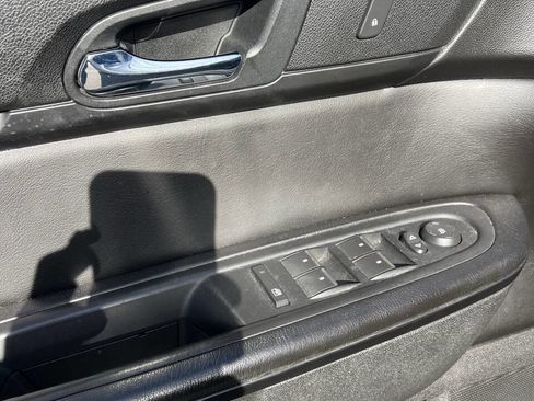 Used 2015 GMC Acadia SLE image 13